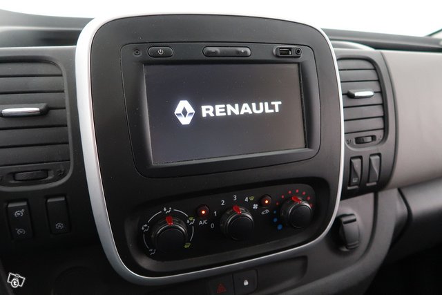 Renault Trafic 15
