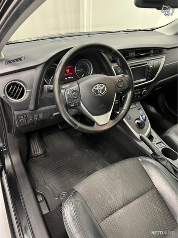 Toyota Auris 6
