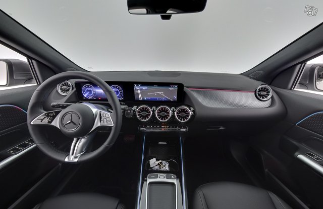 Mercedes-Benz EQA 8