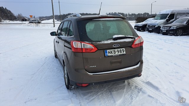 Ford C-Max 7