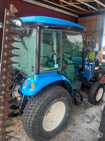 New Holland Boomer50 2