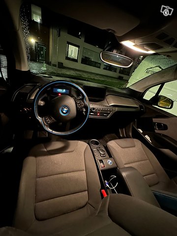 BMW i3 6