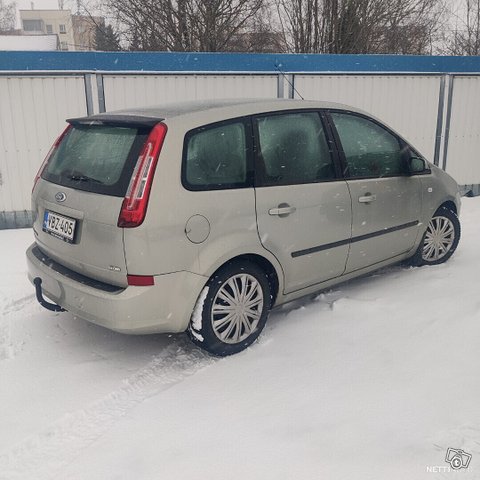 Ford C-Max 10