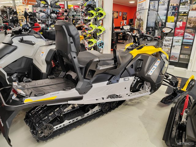 Ski-Doo Grand Touring 6