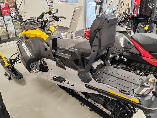 Ski-Doo Grand Touring 5