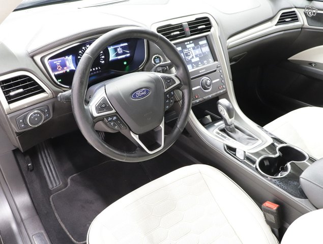 Ford Mondeo 10