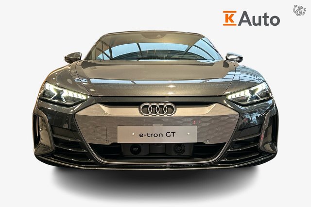 Audi E-tron GT 4