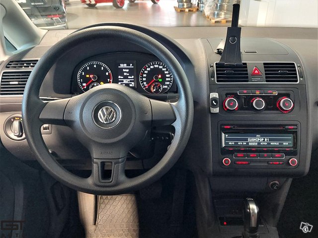 Volkswagen Touran 9