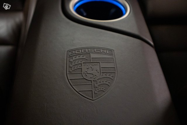 Porsche Taycan 24