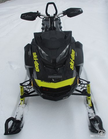 Ski-Doo Summit 3