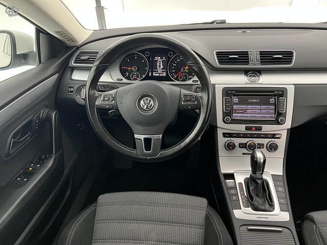 Volkswagen Passat CC 9