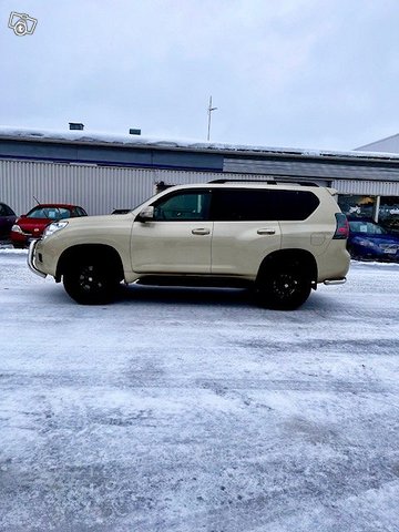 Toyota Land Cruiser 8