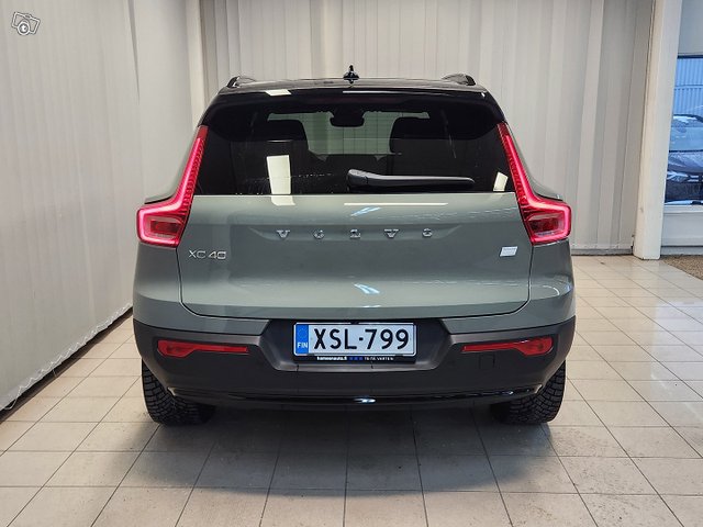 Volvo XC40 4