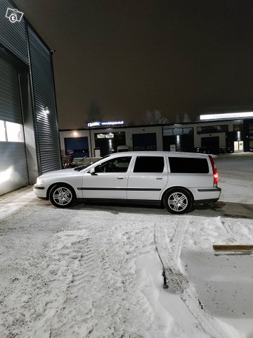 Volvo V70 3