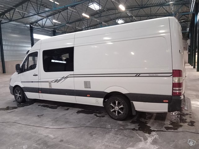 Mercedes-Benz Sprinter 2