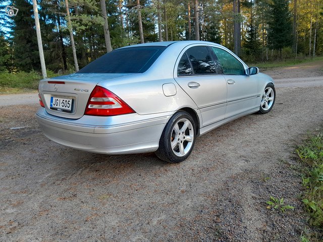 Mercedes-Benz C 200 2