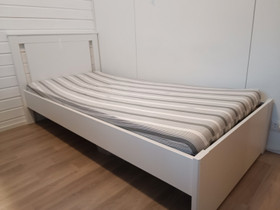 Ikean sänky koko 90x200, Sängyt ja makuuhuone, Sisustus ja huonekalut, Vaasa, Tori.fi