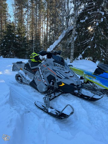 Polaris 850 switchback assault, kuva 1