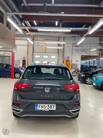 Volkswagen T-Roc 5