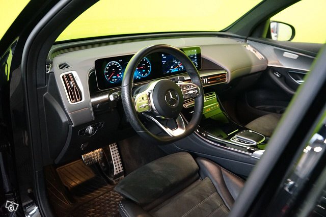 Mercedes-Benz EQC 9