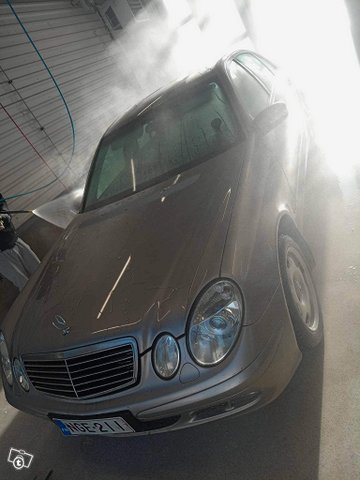 Mercedes-Benz E 200 14