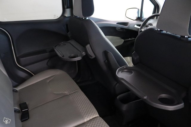 Ford Tourneo Courier 18