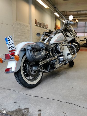 Harley-Davidson FLSTN Heritage Softail 1340cc 3