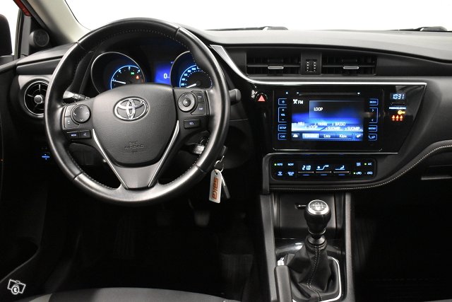 Toyota Auris 16