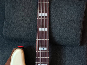 Fender Duff McKagan dlx precision basso, Kitarat, bassot ja vahvistimet, Musiikki ja soittimet, Jyvskyl, Tori.fi