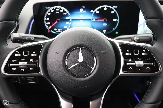 Mercedes-Benz EQB 15