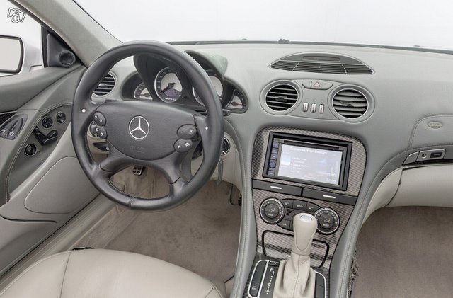 Mercedes-Benz SL 55 AMG 10