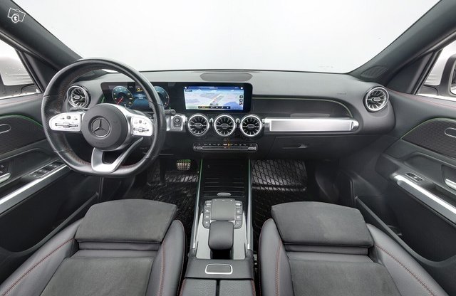 Mercedes-Benz GLB 11