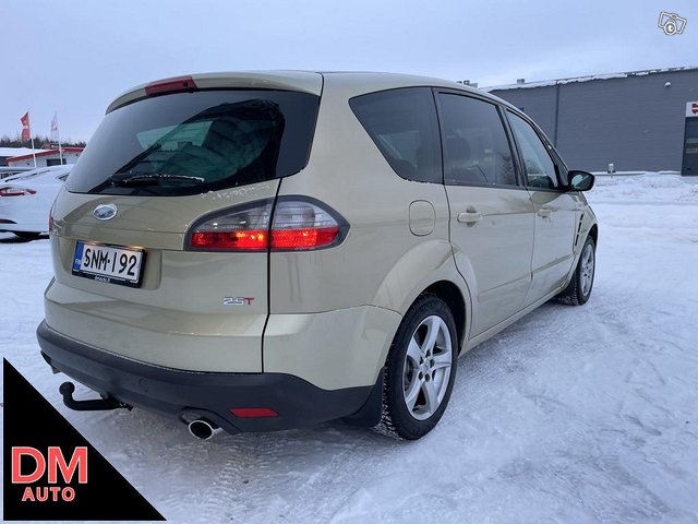 Ford S-MAX 13