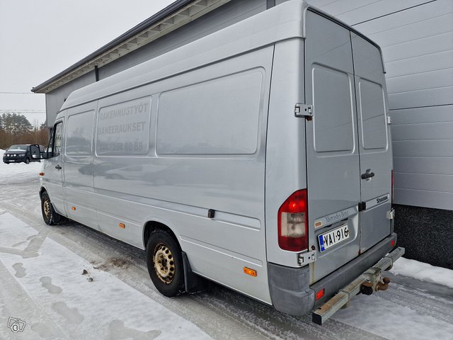 Mercedes-Benz Sprinter 4