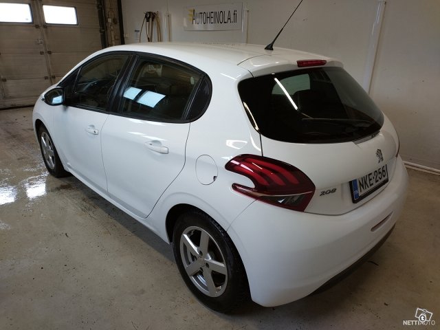 Peugeot 208 6