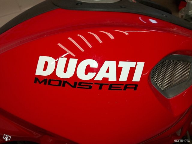 Ducati Monster 14