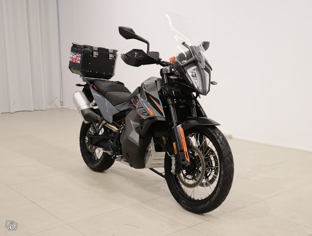 KTM 890 1