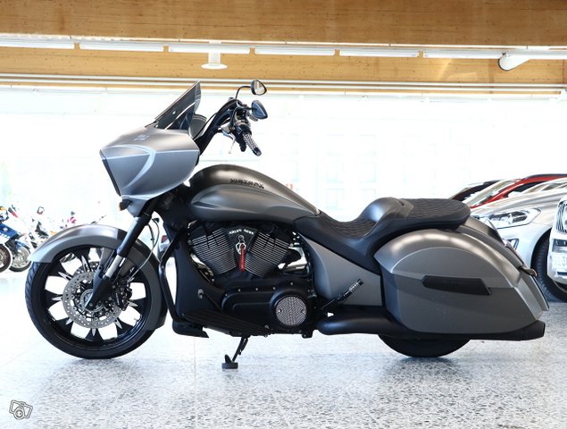 Victory Motorcycles Cross Country 2