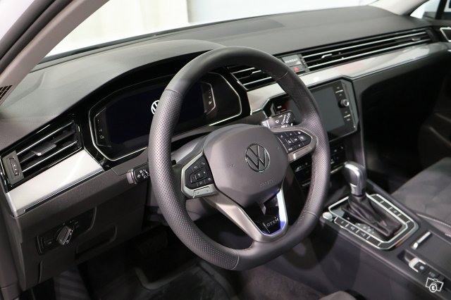 Volkswagen Passat 9