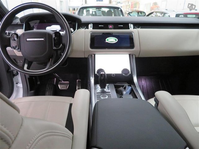 Land Rover Range Rover Sport 7