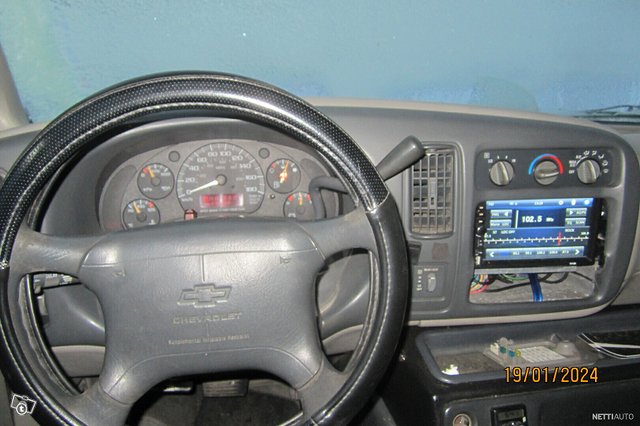 Chevrolet Express 2500 7