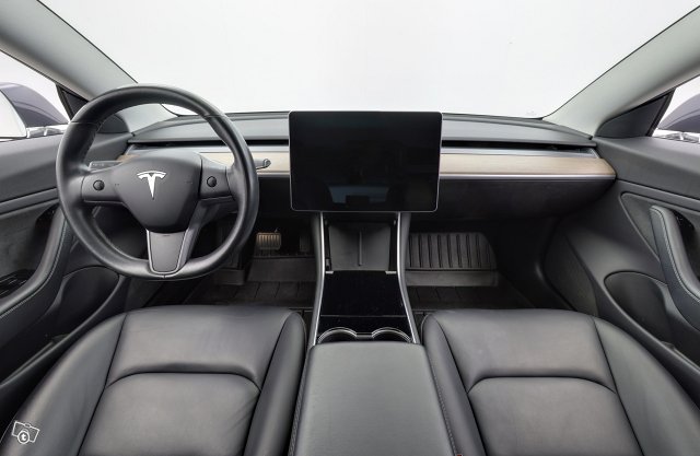 Tesla Model 3 9