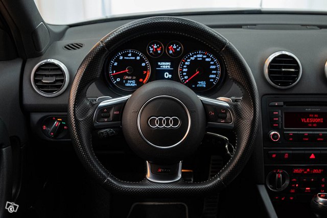 Audi RS3 16