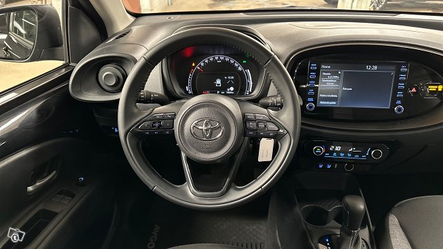 Toyota Aygo X 11