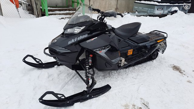 Ski-Doo MX Z X-RS E-TEC 600 H.O 2