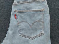 Levis High rise skinny 26