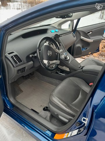 Toyota Prius 3
