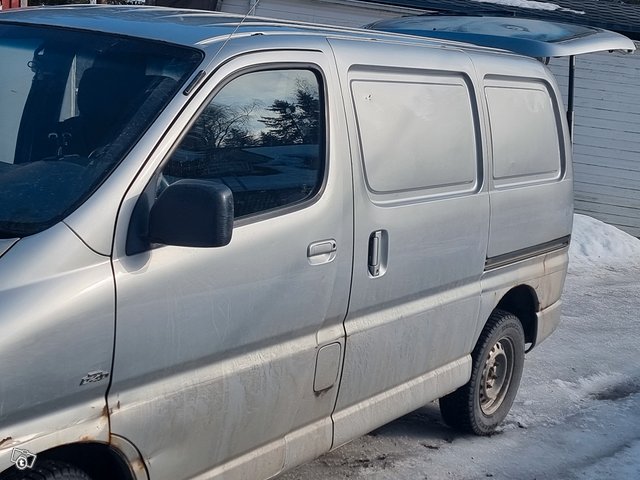 Toyota Hiace 8