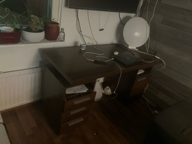 Ruskea työpöytä, Pöydät ja tuolit, Sisustus ja huonekalut, Espoo, Tori.fi