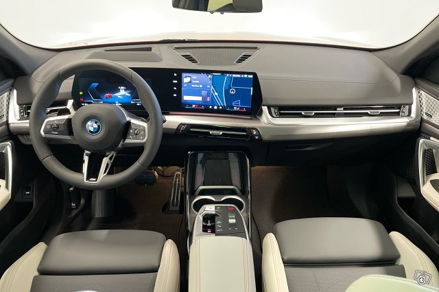 BMW IX2 8